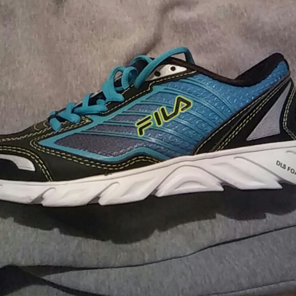 Filas tennis shoes womens